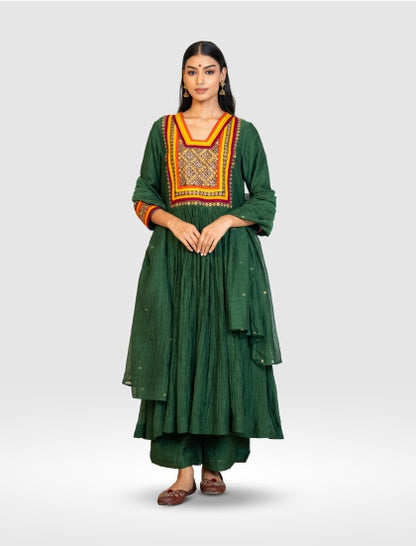MANORAMA 08